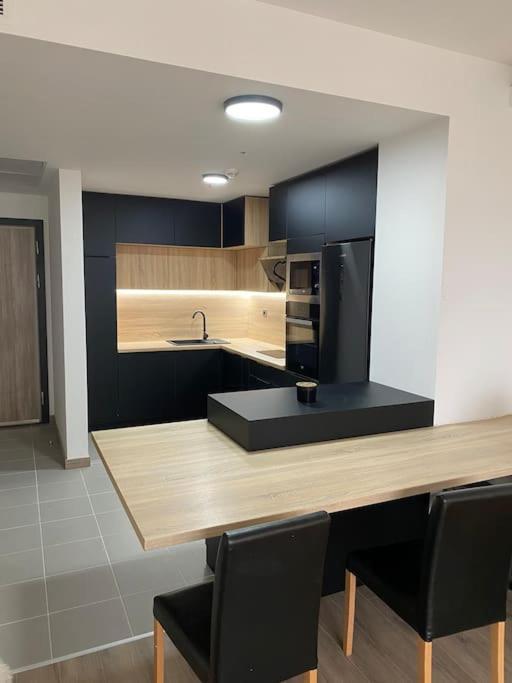 Cevahir Sky City Apartment With Spa, Pool & Fitness Included 스코페 외부 사진